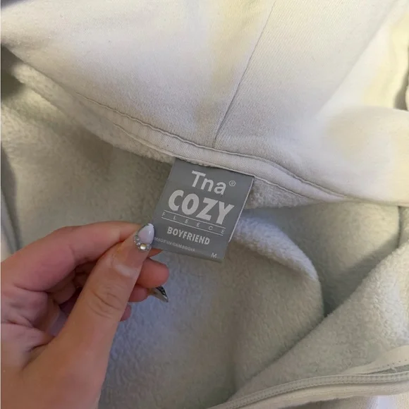 aritzia TNA zip up - Picture 4 of 8